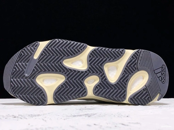 EG7596 Adidas 700 Analog Boost Yeezy 1025